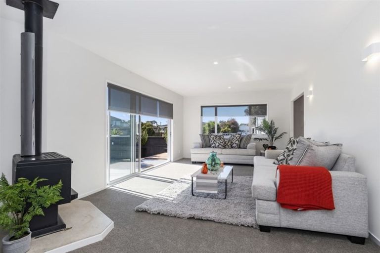 Photo of property in 10 Tudor Place, Mount Maunganui, 3116