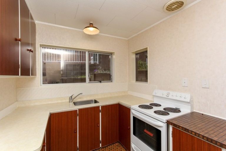 Photo of property in 1/4 Calvert Road, Moturoa, New Plymouth, 4310