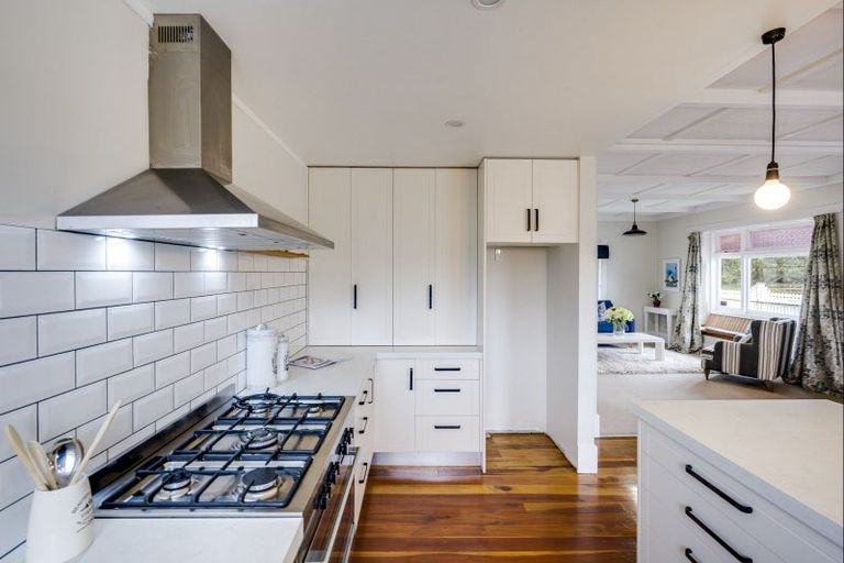 Photo of property in 1213 Caroline Road, Mayfair, Hastings, 4122