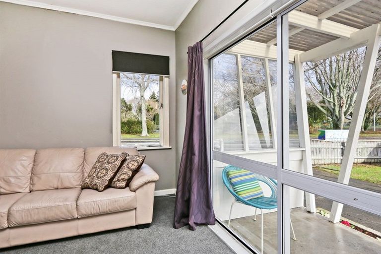 Photo of property in 916 Grove Road, Mayfair, Hastings, 4122