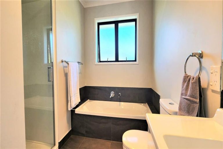 Photo of property in 2 Bibby Street, Waipawa, 4210