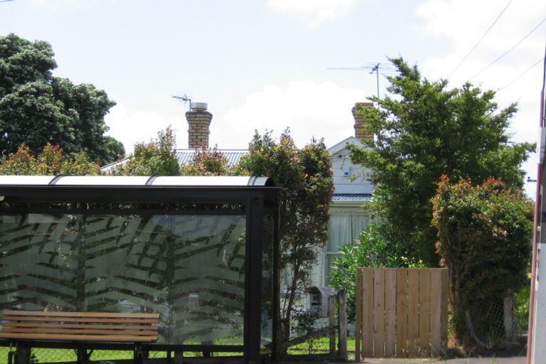 Photo of property in 44 Blockhouse Bay Road, Avondale, Auckland, 1026