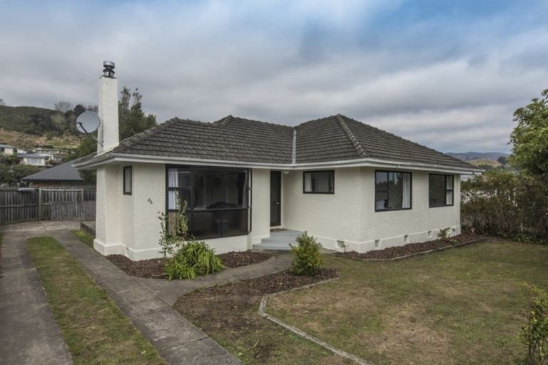 Photo of property in 25 Titoki Street, Castlecliff, Whanganui, 4501