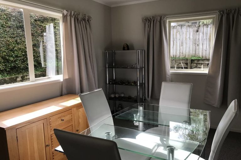 Photo of property in 1/42 Forrest Hill Road, Forrest Hill, Auckland, 0620