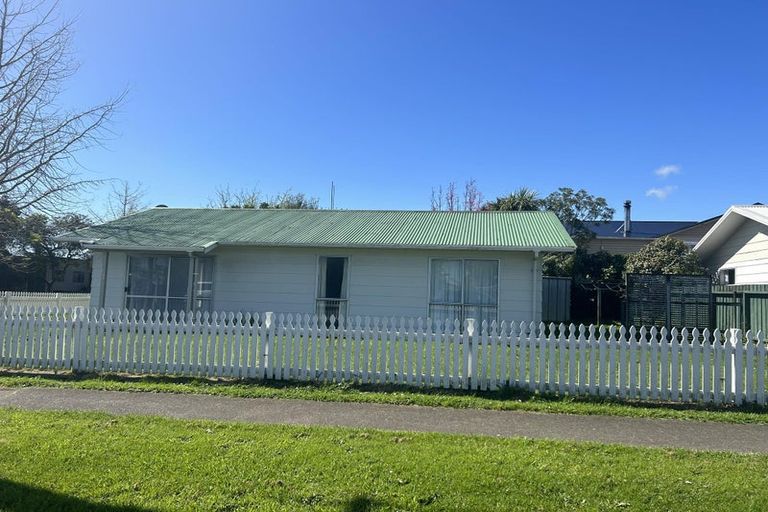 Photo of property in 649 Queen Street East, Levin, 5510