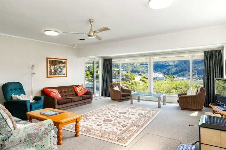 Photo of property in 29 Seaview Crescent, Picton, 7220