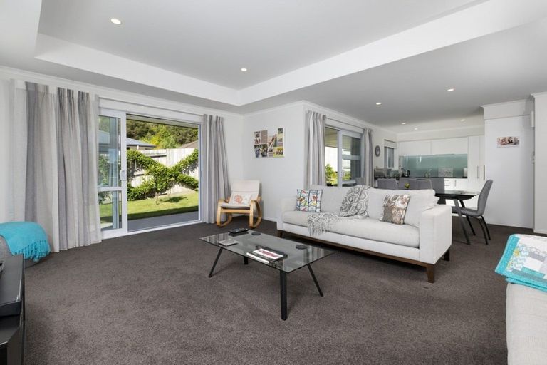 Photo of property in 18 Ellesmere Close, Pyes Pa, Tauranga, 3112