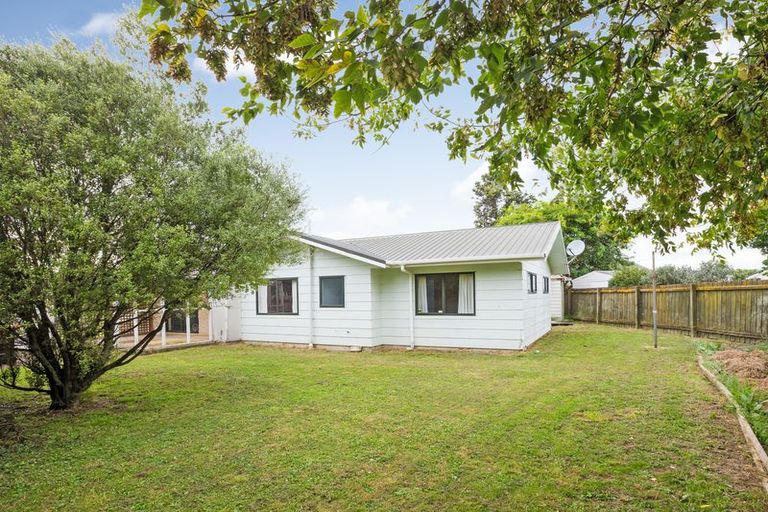 Photo of property in 19 Ashton Place, Highbury, Palmerston North, 4412