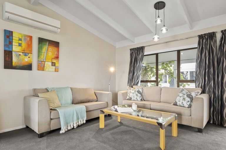 Photo of property in 8 First Avenue, Glenbrook, 2681