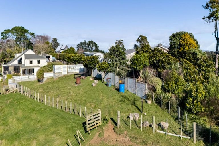 Photo of property in 28 Pararewa Drive, Whalers Gate, New Plymouth, 4310