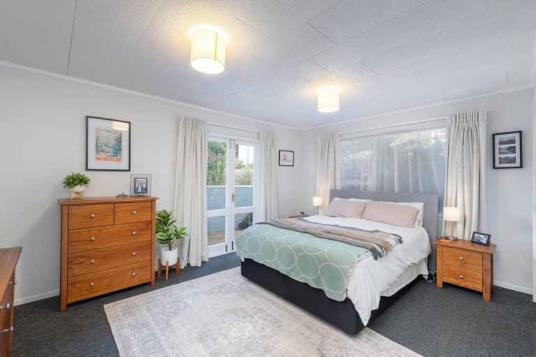 Photo of property in 124 Wyndham Road, Pinehaven, Upper Hutt, 5019