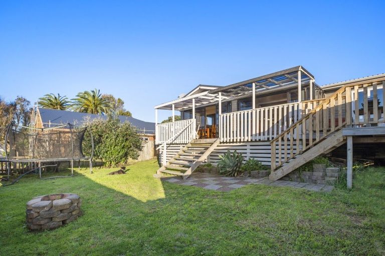 Photo of property in 32b Crispe Road, Clarks Beach, 2122