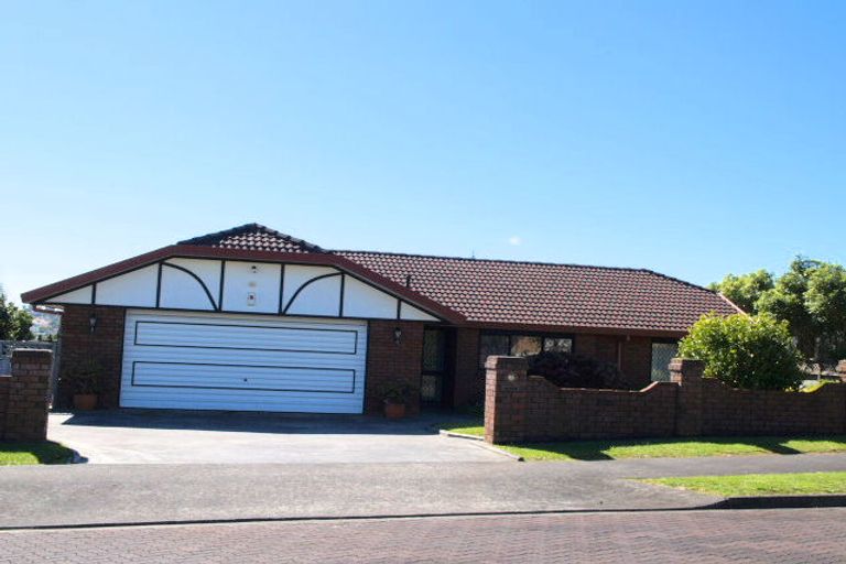 Photo of property in 10 Crescent Hills Court, Northpark, Auckland, 2013