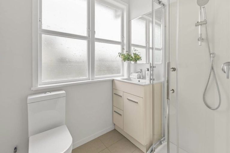 Photo of property in 25 Romney Place, Manurewa, Auckland, 2102