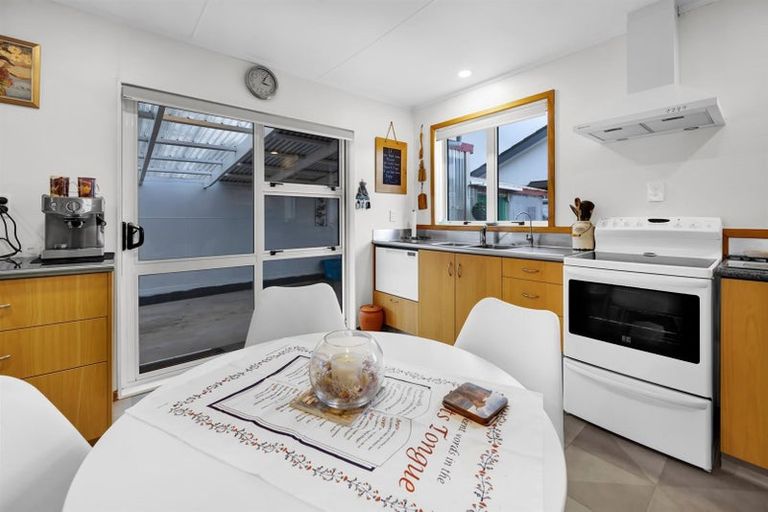 Photo of property in 24b Surrey Street, Hawera, 4610