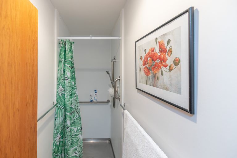 Photo of property in 2 Pentavon Lane, Avonhead, Christchurch, 8042