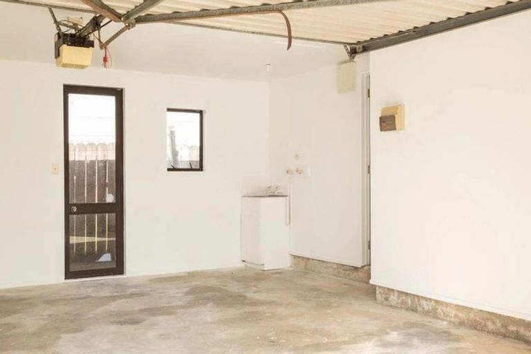 Photo of property in 372 Swanson Road, Ranui, Auckland, 0612