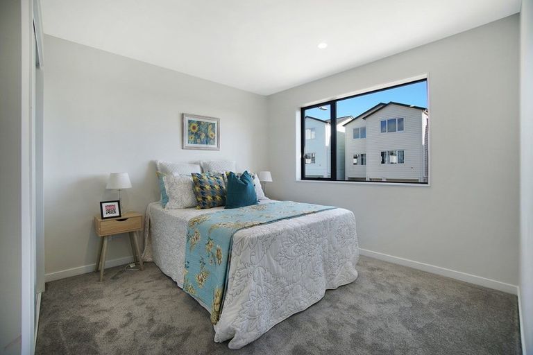 Photo of property in 2 Laquinta Place, Flat Bush, Auckland, 2019