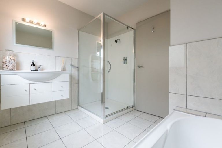 Photo of property in 87 Ferry Road, Clive, 4102