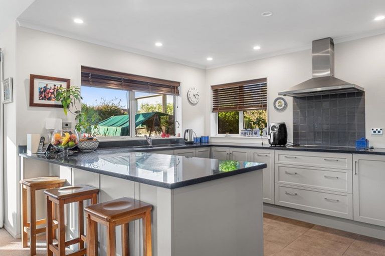 Photo of property in 20 Teviotview Place, Amberley, 7410