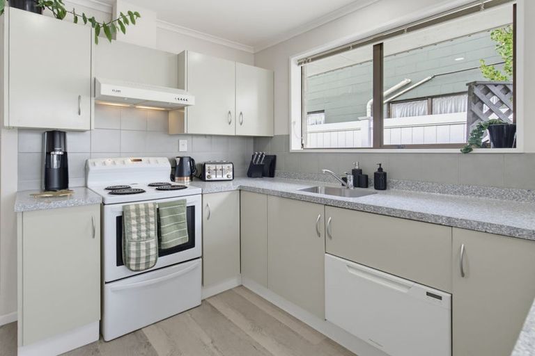Photo of property in 2/244 Main Road North, Redwood, Christchurch, 8051