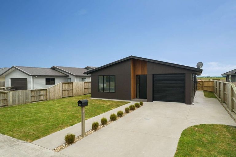 Photo of property in 18 Mcwatters Drive, Ngatea, 3503
