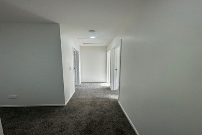 Photo of property in 1d Hollinbrigg Place, Manurewa, Auckland, 2102