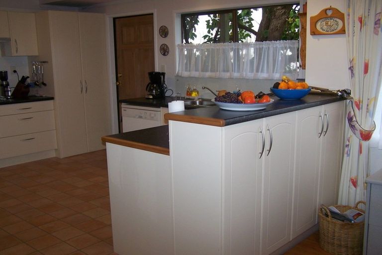 Photo of property in 54 Robbies Road, Shelly Park, Auckland, 2014