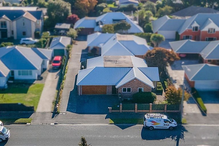 Photo of property in 139a Avonhead Road, Avonhead, Christchurch, 8042