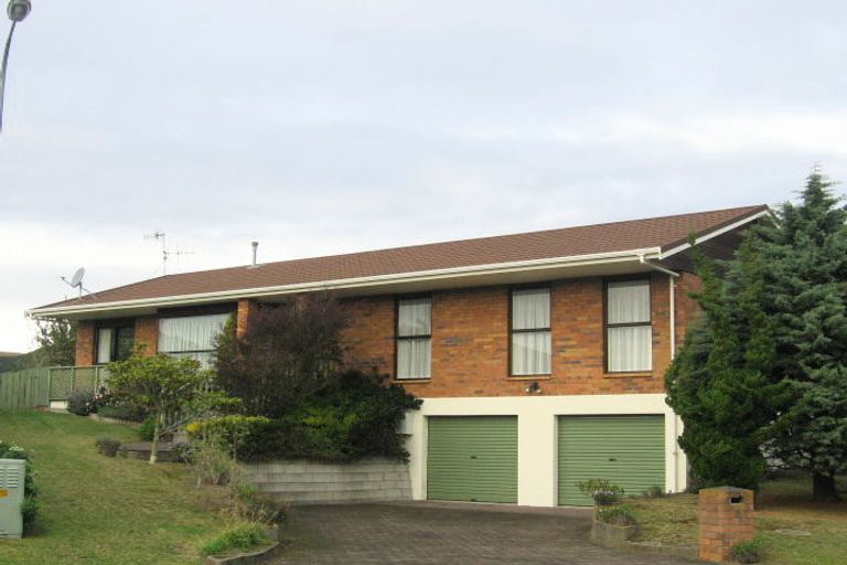 Photo of property in 6 Chilton Drive, Paraparaumu, 5032