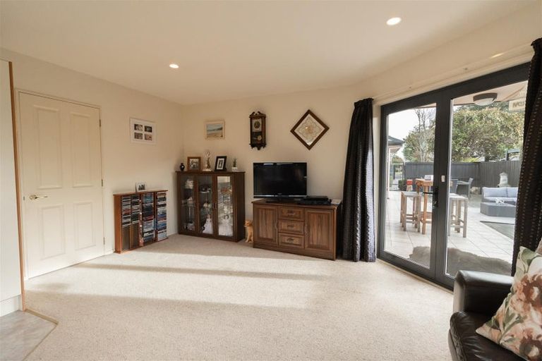 Photo of property in 26a Crofton Road, Harewood, Christchurch, 8051