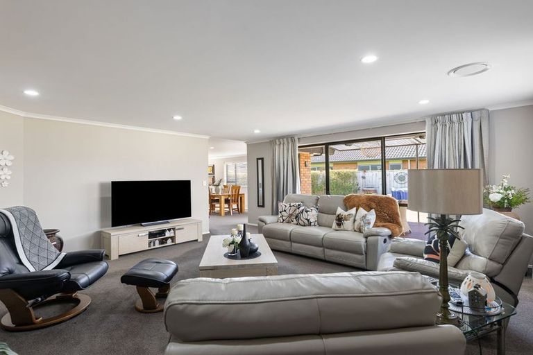 Photo of property in 6 Liberty Grove, Kelvin Grove, Palmerston North, 4414