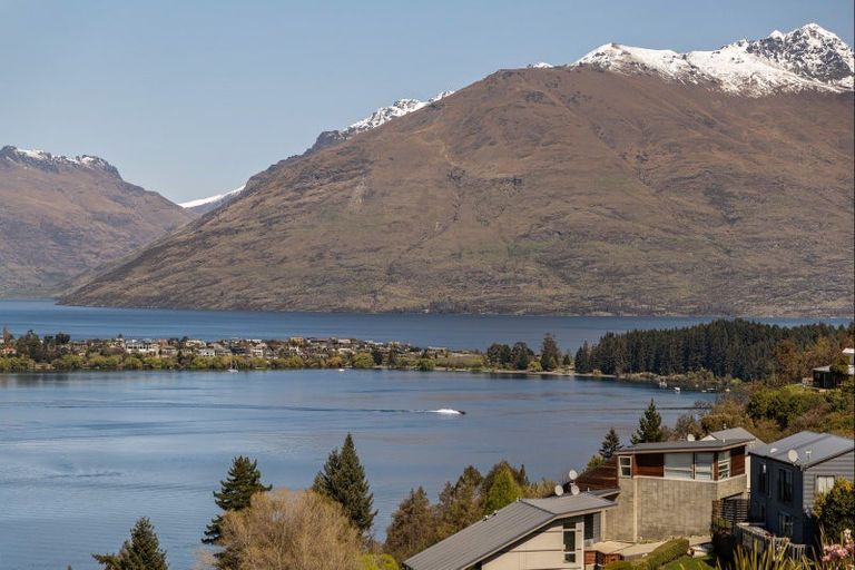 Photo of property in St Andrews Park, 12 Saint Mathews Place, Queenstown, 9300