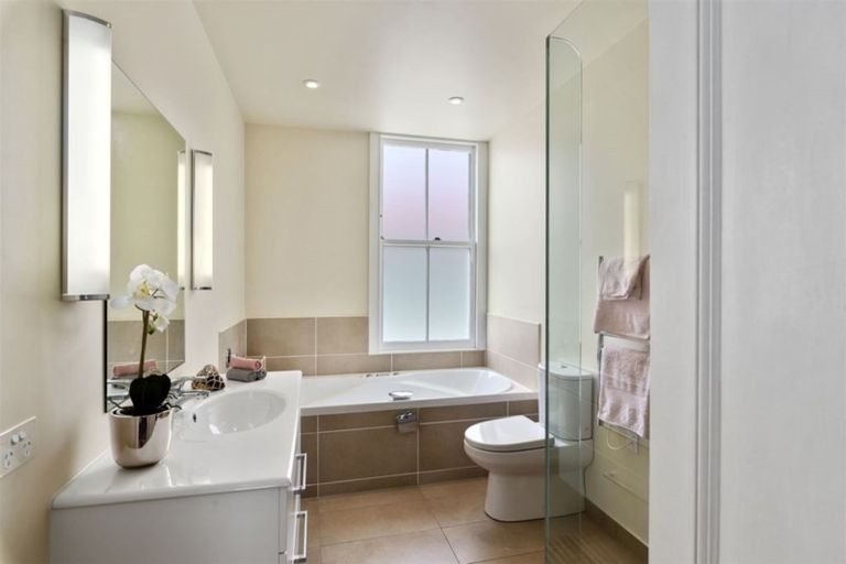 Photo of property in 36 Church Street, Devonport, Auckland, 0624