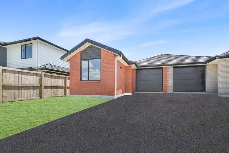 Photo of property in 1/3 Tiro Place