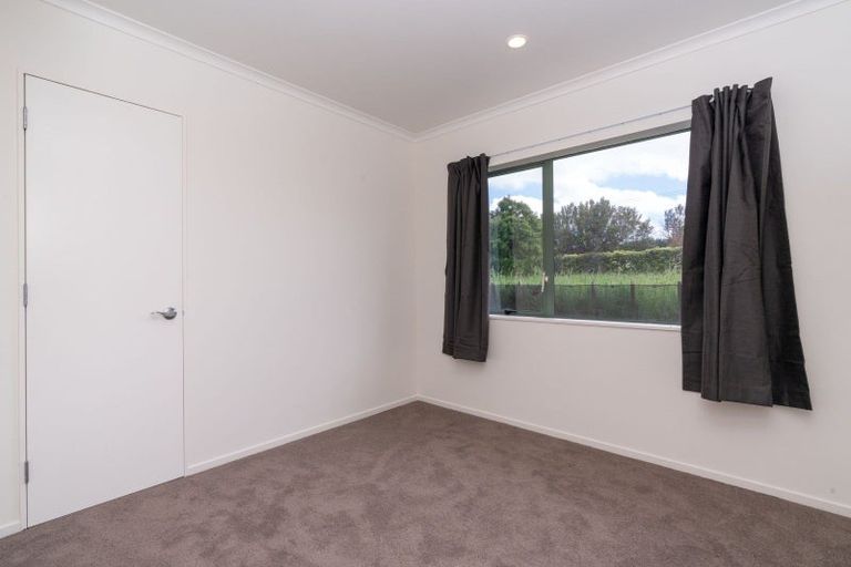 Photo of property in 37 Waikawa Beach Road, Manakau, Levin, 5573