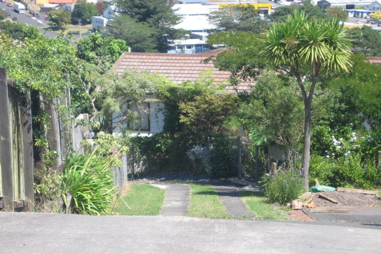 Photo of property in 7 Gillan Place, Bayview, Auckland, 0629