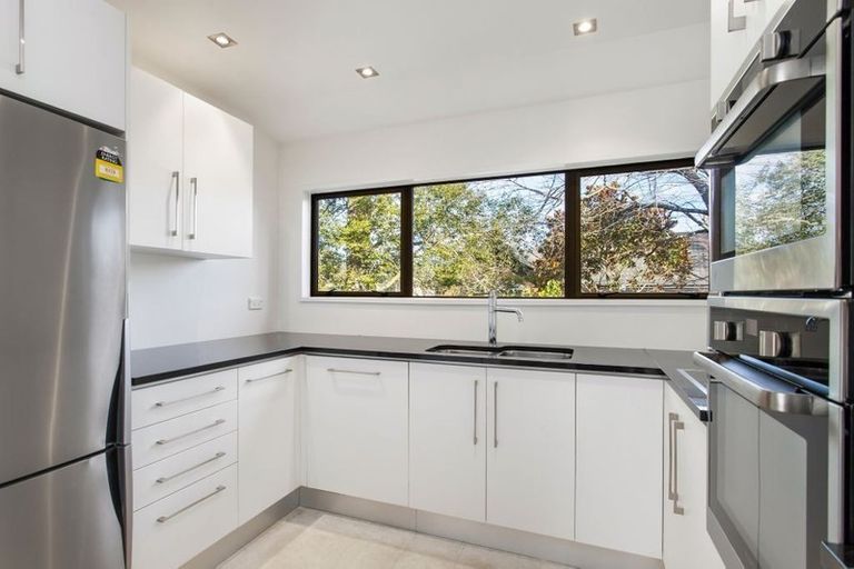 Photo of property in 34b Highland Place, Avonhead, Christchurch, 8042