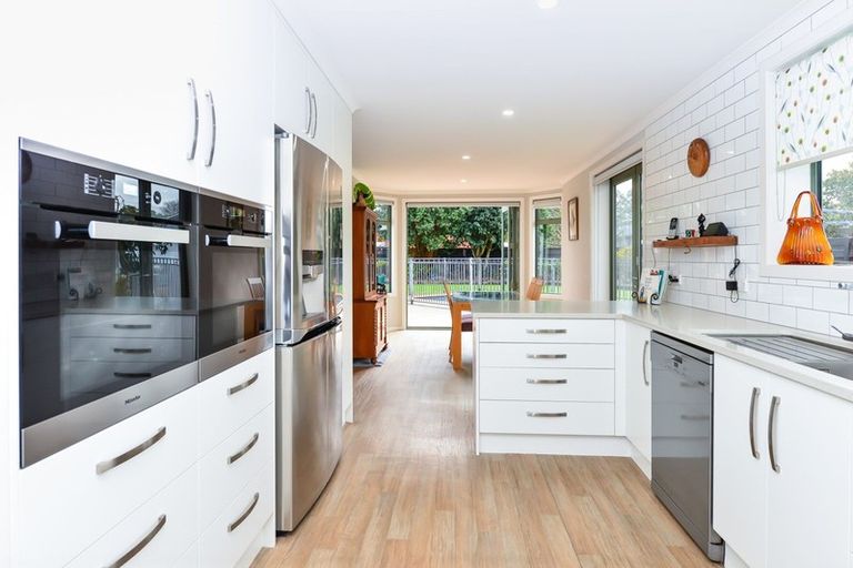 Photo of property in 37 Glen Lynne Avenue, Queenwood, Hamilton, 3210