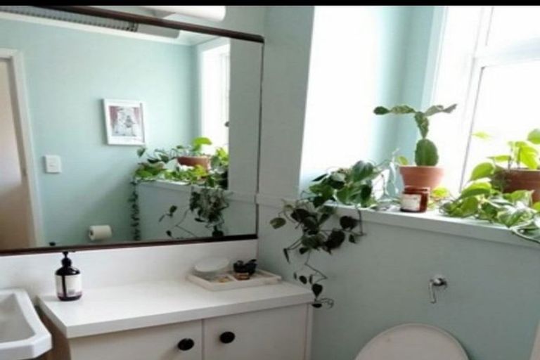 Photo of property in 34 Townsend Road, Miramar, Wellington, 6022