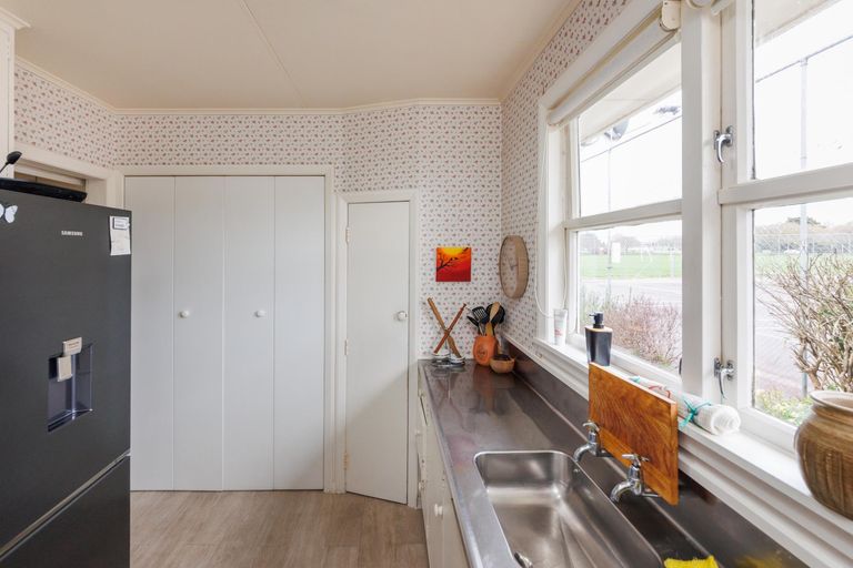 Photo of property in 12a Collingwood Court, Hokowhitu, Palmerston North, 4410