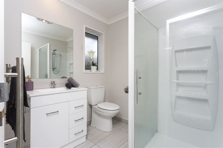 Photo of property in 33 Forest Drive, Parklands, Christchurch, 8083