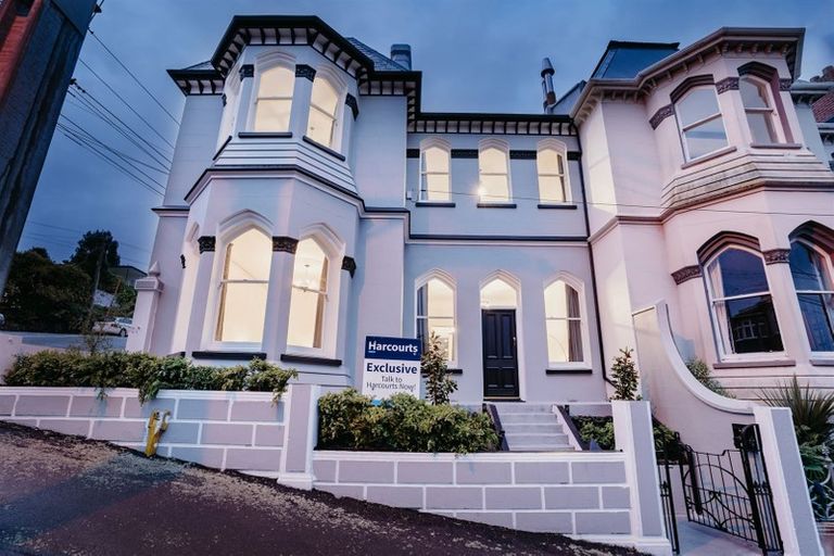 Photo of property in 50 Manor Place, Dunedin Central, Dunedin, 9016