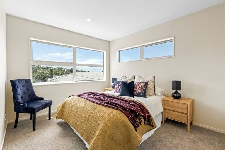 Photo of property in 17 Limmer Place, Browns Bay, Auckland, 0632