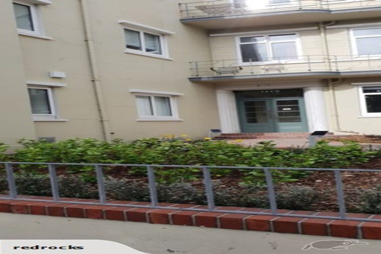 Photo of property in Fountain Court, 1/48 Oriental Parade, Oriental Bay, Wellington, 6011
