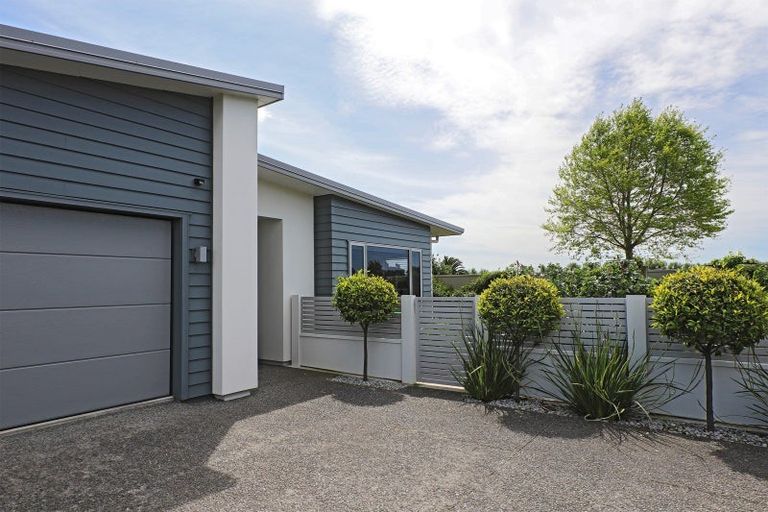 Photo of property in 16 Wanaka Place, Poraiti, Napier, 4112