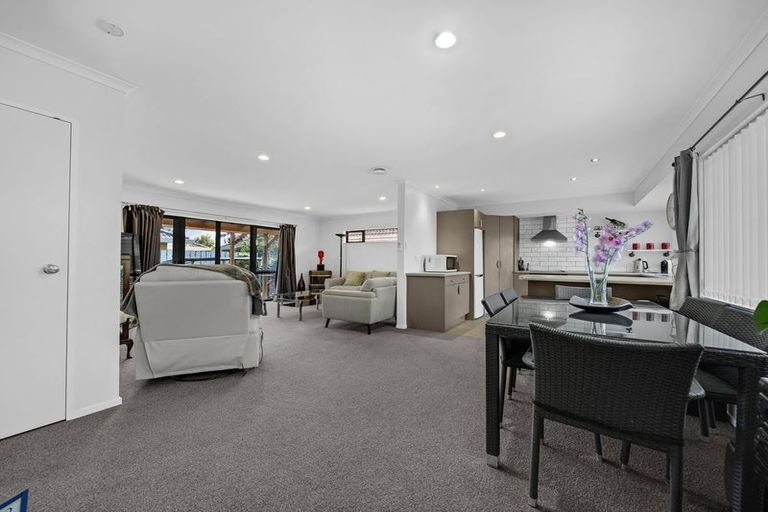Photo of property in 26 Magnolia Drive, Waiuku, 2123