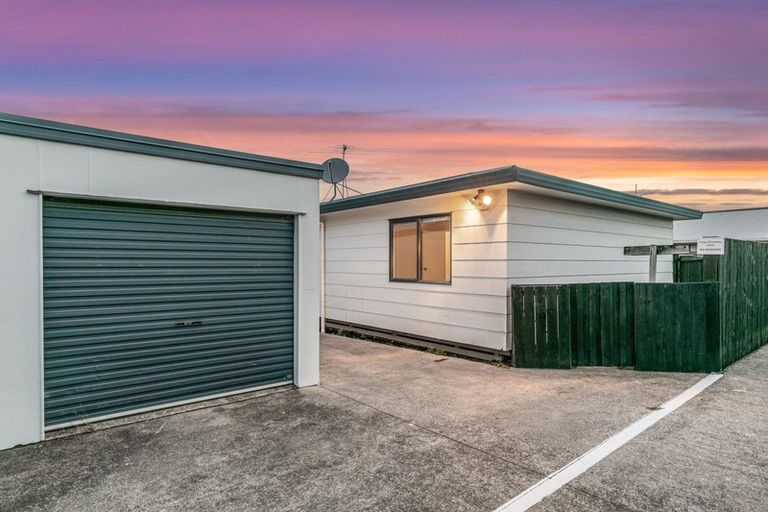 Photo of property in 2/56 Jellicoe Road, Manurewa, Auckland, 2102