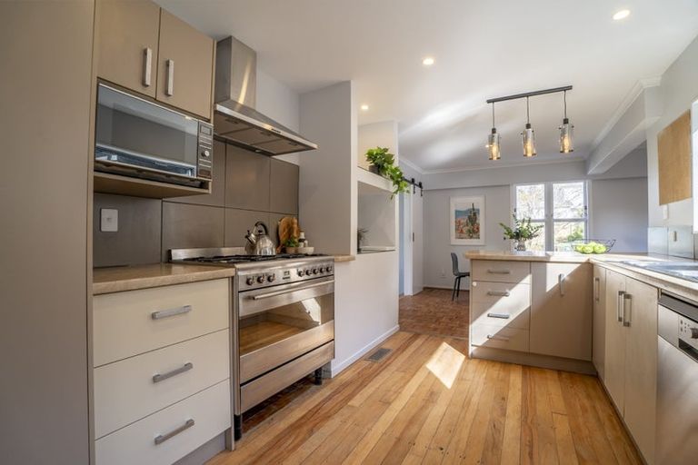 Photo of property in 319 Main Road, Tawa, Wellington, 5028