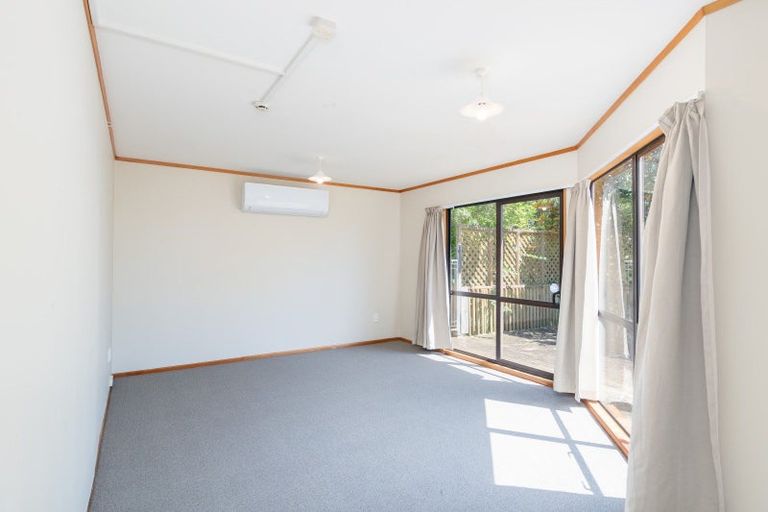 Photo of property in 22 Exploration Way, Whitby, Porirua, 5024